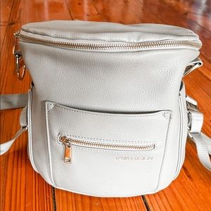 Small grey fawn design bag, great condition!